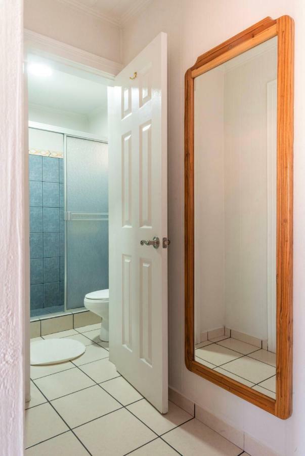 Prado Inn & Suites San José Kültér fotó