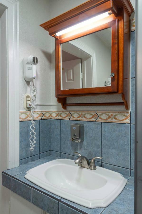 Prado Inn & Suites San José Kültér fotó